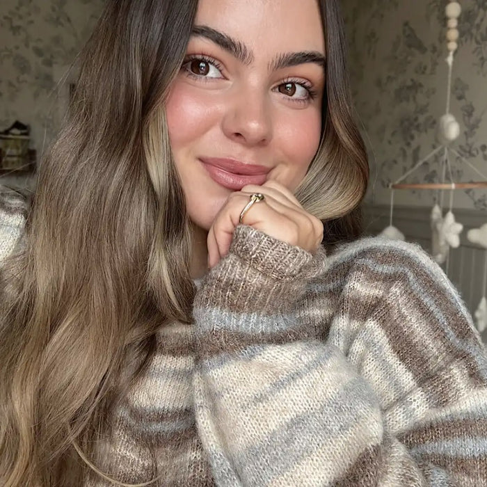 Tara Smith wearing the Infinite Love Ring