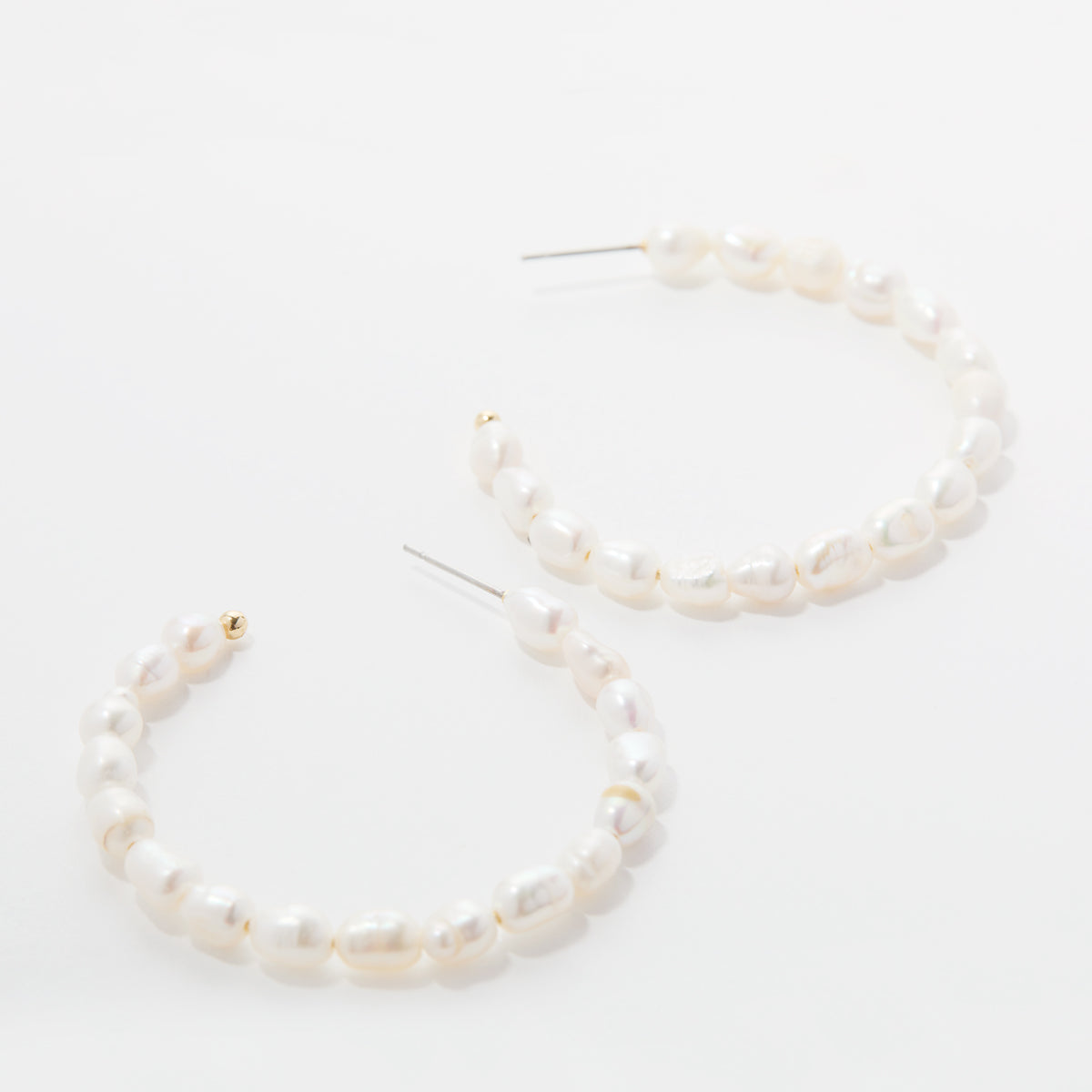  Bryan Anthonys Grit Seed Pearl Gold Maxi Hoop Earrings Macro