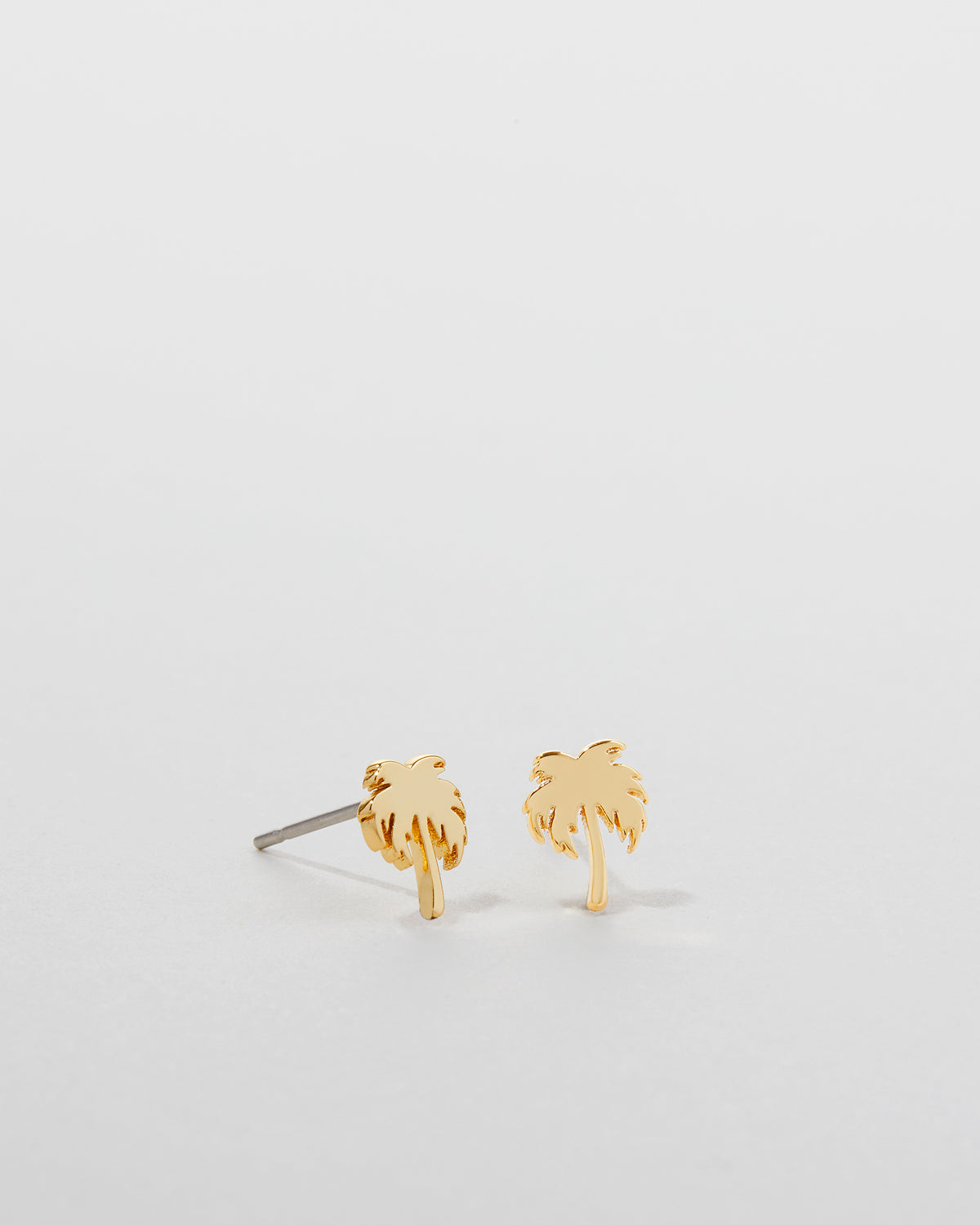 Bryan Anthonys Breathe Gold Stud Earrings Macro